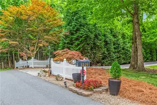 1239 Blackberry Ridge Rd, High Point, NC 27265 - Photo 7