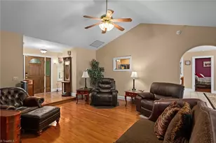 1239 Blackberry Ridge Rd, High Point, NC 27265 - Photo 15