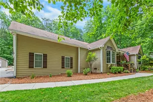1239 Blackberry Ridge Rd, High Point, NC 27265 - Photo 9