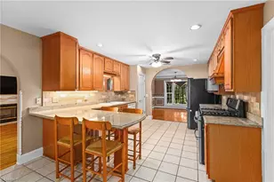 1239 Blackberry Ridge Rd, High Point, NC 27265 - Photo 3