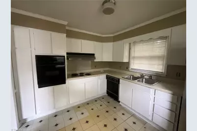 3118 Shallowford Drive, Greensboro, NC 27406 - Photo 9