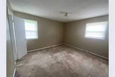 3118 Shallowford Drive, Greensboro, NC 27406 - Photo 11