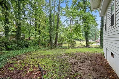 1625 Pichard Street, Greensboro, NC 27401 - Photo 17