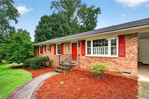 200 Brookview Cir, Jamestown, NC 27282 - Photo 5