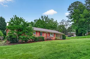 200 Brookview Cir, Jamestown, NC 27282 - Photo 7