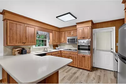 200 Brookview Circle, Jamestown, NC 27282 - Photo 19
