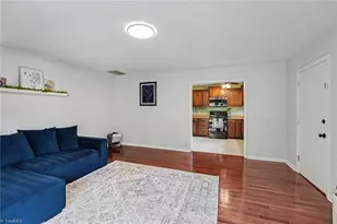 2906 Fairfield Ave, Greensboro, NC 27408 - Photo 11