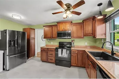 2906 Fairfield Avenue, Greensboro, NC 27408 - Photo 7