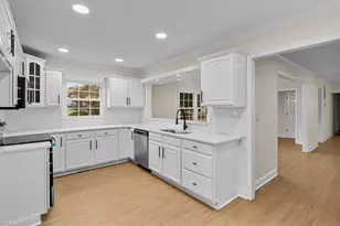 5007 Shoreline Dr, Summerfield, NC 27410 - Photo 9