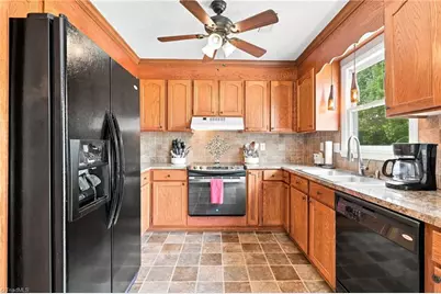 126 Fox Chase Court, Lexington, NC 27295 - Photo 7