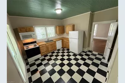 409 Granville Drive, Winston-Salem, NC 27101 - Photo 7