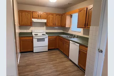 3236 Ridgewood Place Drive, Winston-Salem, NC 27107 - Photo 3