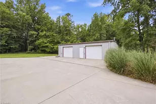136 Stratford Rd, Lexington, NC 27292 - Photo 23
