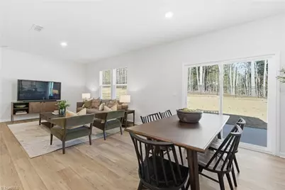 407 Chesney Place, Thomasville, NC 27360 - Photo 7