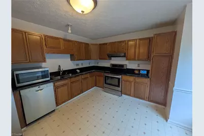 6008 Yeaton Glen Drive, Winston-Salem, NC 27107 - Photo 3