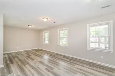 4109 Butterfield Drive, Greensboro, NC 27405 - Photo 5
