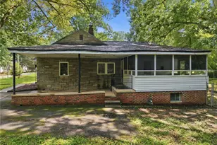 221 Zollicoffer Ave, Henderson, NC 27536 - Photo 35