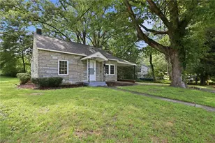 221 Zollicoffer Ave, Henderson, NC 27536 - Photo 37
