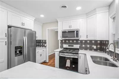 701 N Peace Haven Road, Winston-Salem, NC 27104 - Photo 3