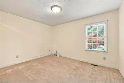 413 Hollinswood Avenue, Winston-Salem, NC 27103 - Photo 11