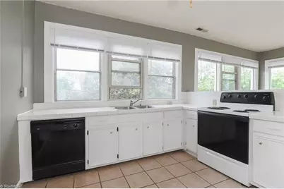 1025 West End Boulevard, Winston-Salem, NC 27101 - Photo 29