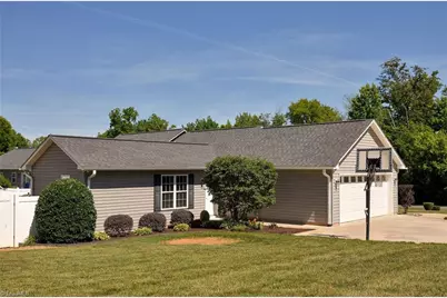 535 Evergreen Trail, Thomasville, NC 27360 - Photo 5