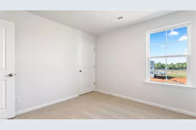 627 Beechwood Circle, Thomasville, NC 27360 - Photo 15