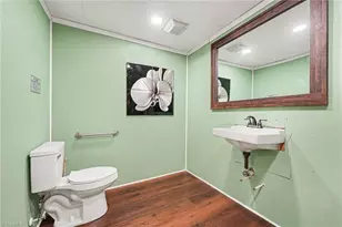 100/104 S Market St, Madison, NC 27025 - Photo 29