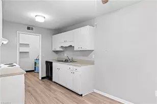 2230 Sunderland Rd, Winston-Salem, NC 27103 - Photo 9