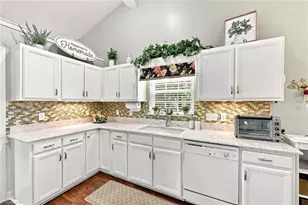 2036 Sweetbay Cir, Burlington, NC 27215 - Photo 13