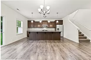 1843 Gatehouse Vw Dr, Winston-Salem, NC 27127 - Photo 5