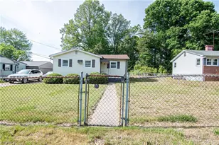 605 E Morehead St, Reidsville, NC 27320 - Photo 1