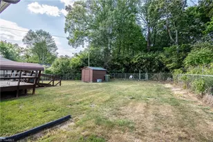 605 E Morehead St, Reidsville, NC 27320 - Photo 5
