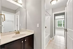5409 Torwood Dr, Greensboro, NC 27409 - Photo 23