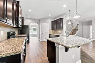 5409 Torwood Dr, Greensboro, NC 27409 - Photo 11