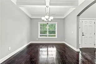 5409 Torwood Dr, Greensboro, NC 27409 - Photo 3