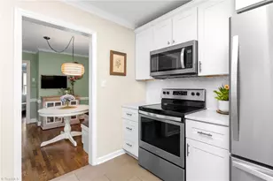 1333 Winstead Pl, Greensboro, NC 27408 - Photo 9