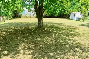 627 Morehead St, Eden, NC 27288 - Photo 35