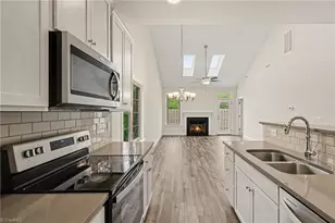 3840 Thistleberry Rd, High Point, NC 27265 - Photo 9