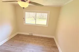 118 Lakeview Cir, Thomasville, NC 27360 - Photo 9