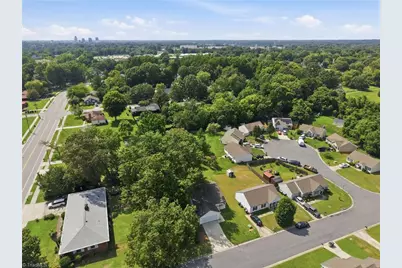 3 Franklinwood Drive, Greensboro, NC 27401 - Photo 37