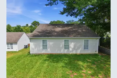 3 Franklinwood Drive, Greensboro, NC 27401 - Photo 35