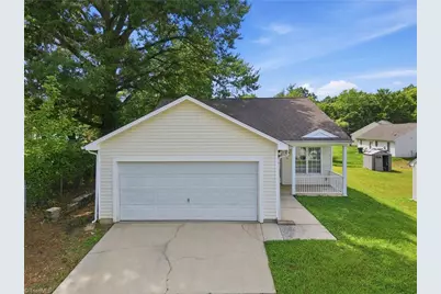 3 Franklinwood Drive, Greensboro, NC 27401 - Photo 5