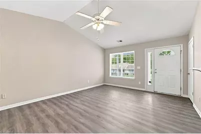 3 Franklinwood Drive, Greensboro, NC 27401 - Photo 5