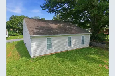 3 Franklinwood Drive, Greensboro, NC 27401 - Photo 33