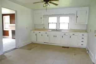 307 Goforth Dr, Thomasville, NC 27360 - Photo 5
