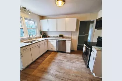 1324 Kenwood Street, Winston-Salem, NC 27103 - Photo 7