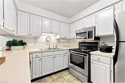 626 Walker Avenue, Greensboro, NC 27401 - Photo 13