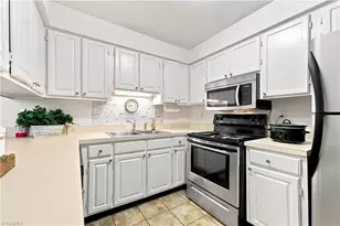 626 Walker Ave, Greensboro, NC 27401 - Photo 13