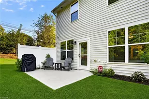 822 Riley Ln, Greensboro, NC 27455 - Photo 37